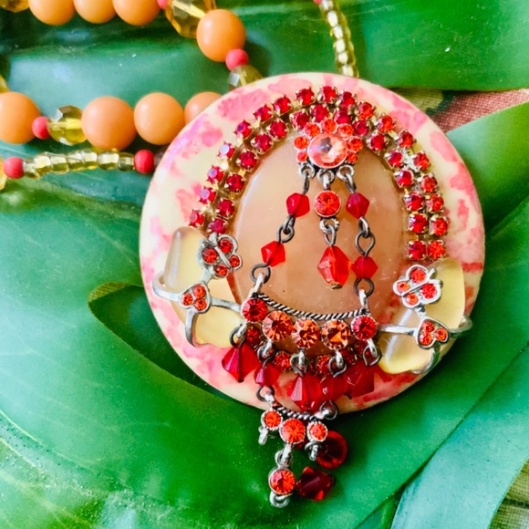 HANDMADE VINTAGE HYACINTH SWAROVSKI CRYSTAL/STONE PENDANT STATEMENT NECKLACE - Picture 12 of 12